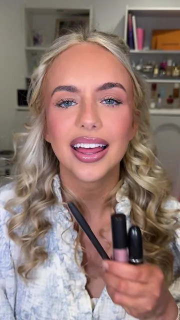 Nothing beats a good MAC lip combo 😍