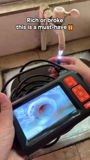 If your husband is always saying ‘I’ll fix it’… this might be one of the best Father’s Day gifts 😂🔥#endoscope #fathersdaygift #fyp #giftsforhim #techtools 