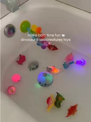 cutest bath toys 🛁 they light up & make bath time fun 🩵✨ #bathtoys #toddlergiftideas #toddlermom #momfinds #kidstoys 