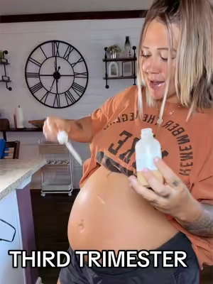 I legit had to order more of this because it works so well… #tiktokshop #stretchmarks #viral #pregnant #pregnancy 