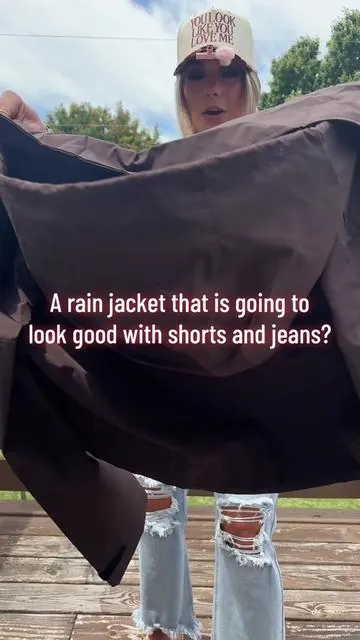 The perfect rain jacket from @PUFFIT.US you can wear with jeans and shorts?! 🤏🏽 AYEE!! #tiktokshopcreatorpick #Summervibes #puffit #rainjacket 
