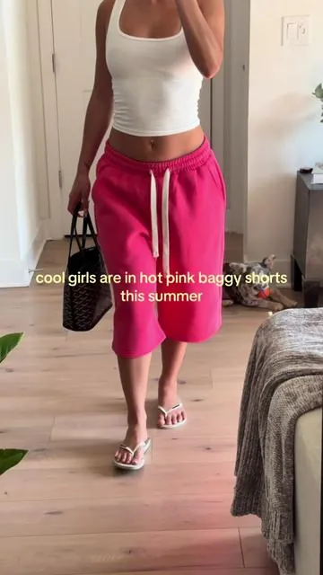 the most flattering baggy shorts wearing size M🩷 #baggyshorts #sweatshorts 