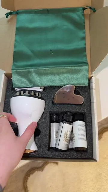 este aparatito trae EMS, infrarrojo, masaje y hasta Gua Sha metálico… literalmente mini spa en casa ✨🤍#tiktokmademebuyit #tiktokshop #beautyhacks #beautytips #homespa 