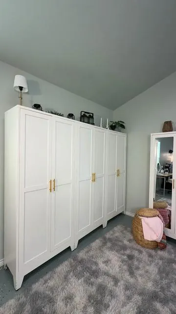 I can’t get over the quality of these pantry cabinets! You can use them to organize so many different things in your home. #metalpantrycabinet #metalcabinet #pantrycabinet #storagecabinet #organization @GEITIN STEEL CABINET 