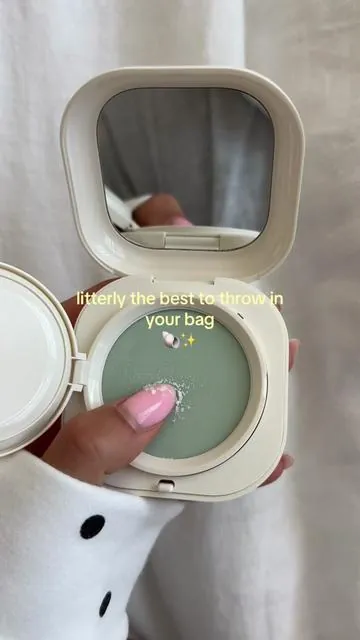 fungal acne safe and blurs all skin