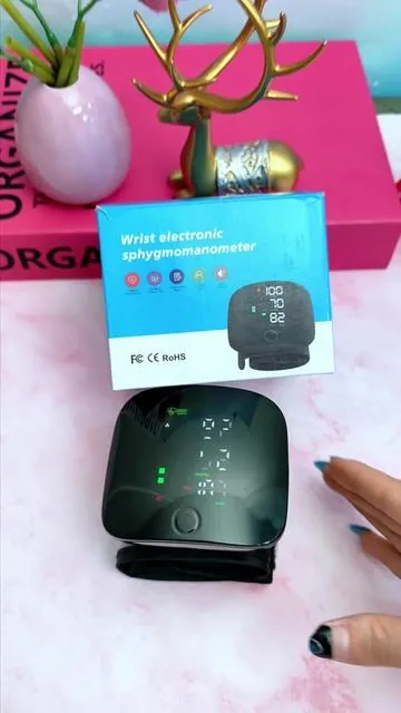 It's really useful. It can measure blood pressure in one minute.💕 #bloodpressuremonitor #healthy #ticktokmademebuyit #tiktokshopdealsforyoudays #fathersdaygift #SummerVibes