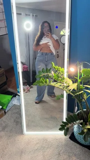 I did go up one size @Fashion Nova #jeans #widelegjeans #plussizefashion #ootdinspo #baggyjeans 