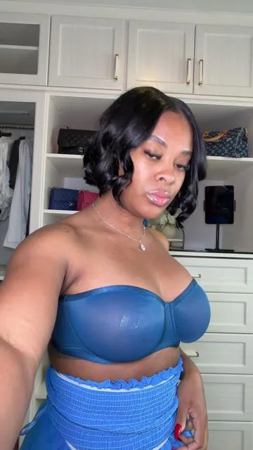Strapless Bra Season!!  #straplessbra #unlinedbra #minimizerbra 