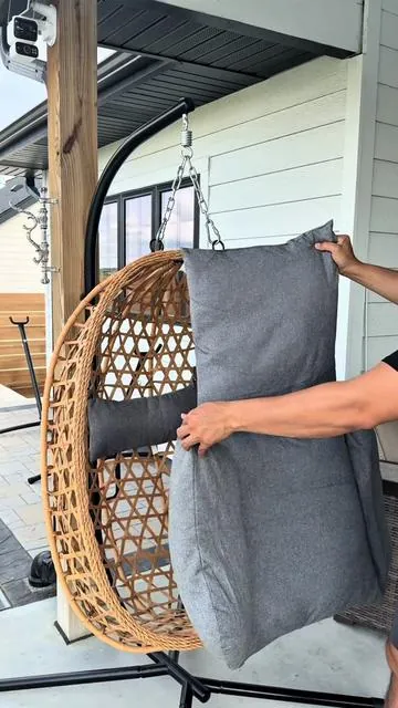 No me arrepiento de aver puesto esta silla mecedora en mi patio 