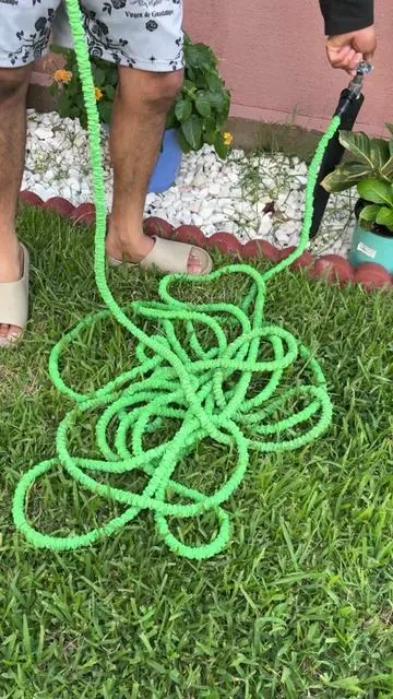 Esta manguera expandible de 100FT es ligera, práctica y fácil de guardar. @Cotsoco Official  #Fathersdaygift #dealsforyoudays #Summervibes #summerwins #easyreturnseverytime 