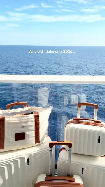 A CRUISE MUST HAVE!!! These luggage sets are gorgeous. They look luxury without the luxury price tag 🏷️  #traveltiktok #cruisetok #traveltiktok #luggageset #LUGGAGE 