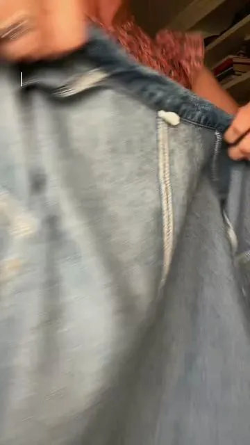 What a great find this denim jacket is! I love how unique it is. It’s fun to get complements when I wear it. And I can’t believe how good the price is! #denimjacket #floorlengthcoat #longdenimjacket #stylishouterwear #fallvibes @Scacto Corset