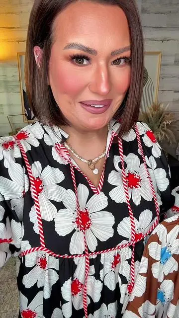 This v-neck babydoll dress is SO good!! The colors just pop and it’s so relaxed fit!! This is the perfect little Summer dress!! @Cicy Bell shop #dress #babydolldress #summerdress #cicybell #ttsacl 