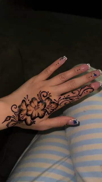 officially henna season 🔆🌊 #foryoupage #hennatiktok #hennaart #viralvideo 