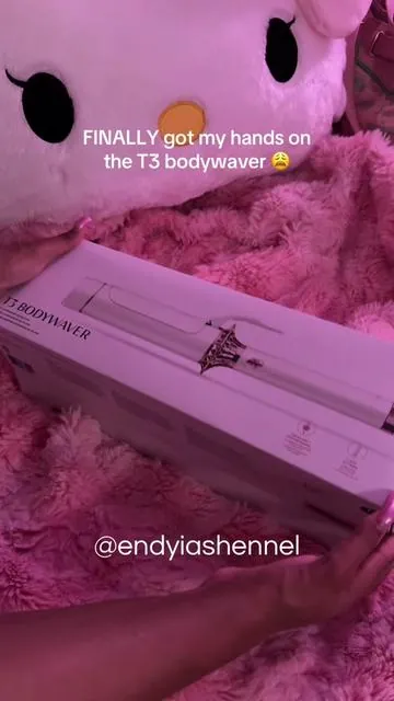Anddd I managed to catch this curling iron WHILE it was in stock & while they had a sale going on 😩😩 #t3curlingiron #curlingiron #hairtools 