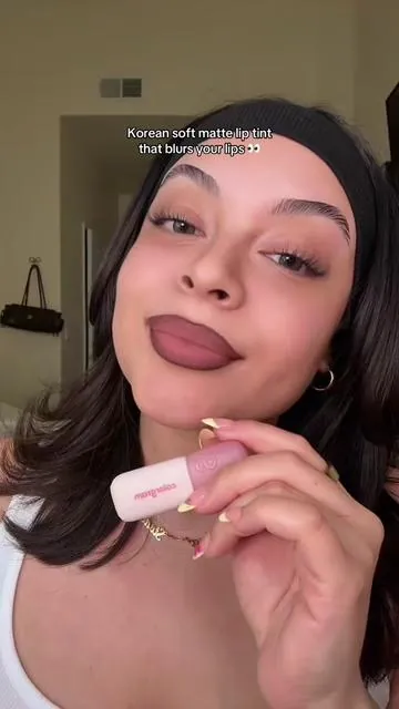 shade: charming pink 💘 @Colorgram US #koreanliptint #powdermatte #lipblur #colorgram #dealsforyoudays 
