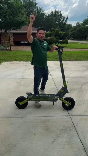 Scooter Eléctrico, Potencia y Control en Cualquier Terreno  Redefine tu Viaje: El Futuro de la Movilidad Eléctrica Extrema  #ScooterElectrico #AventuraExtrema #MovilidadSostenible # PatinetaElectrica #VinaPortillo