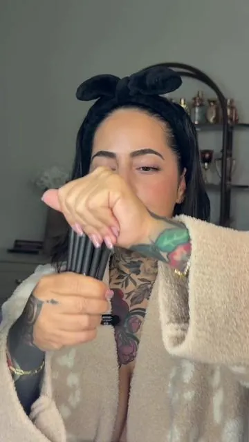 @M·A·C Cosmetics Cool Toned Lip Liner collection #cooltonedmakeup #cooltonedlipliner #maclipliners #maccosmetics   #creatorsearchinsights  Cool Toned Lip Liner Hacks