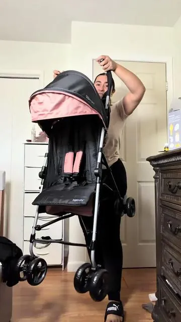 La carriola más compacta cómoda, no pesa mucho y cabe en cualquier parte ! #carriola #maternidad #tiktokshop #mom #motherhood 