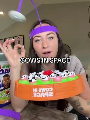 Our new favorite game for family game nights 🐮🛸👽 #familygameideas #screenfreefun #giftsforkids #familygame #gamesforkids 