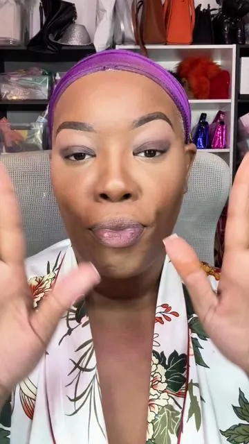 So yall can’t say I ain’t gave yall the recipe to apart of that slay baby!!!! And @Too Faced helped me make it happen! It’s all in the wrist boo 💋