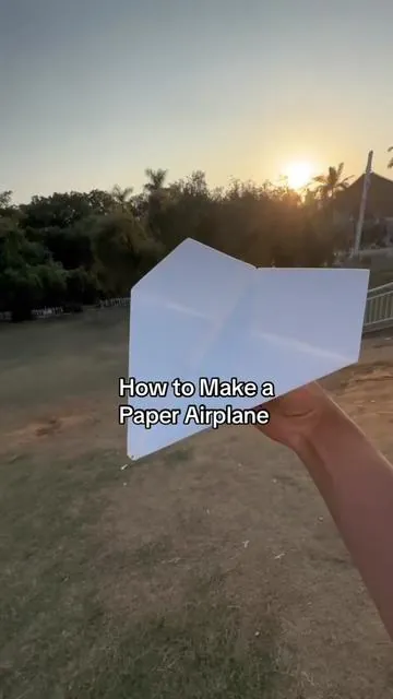 The magic of controlling paper planes #rc#paperplanes #rctoy #TikTokShopDealsforYouDays #summerwins 