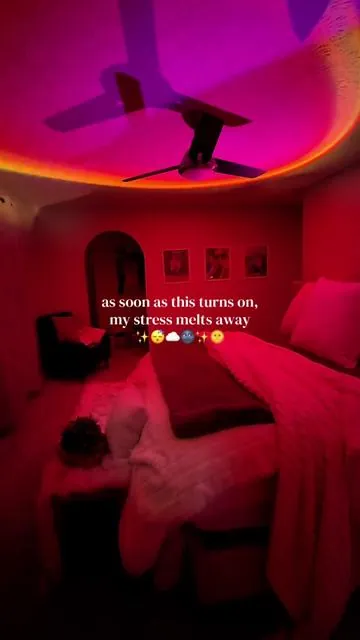 as soon as the sun sets, the sun set lamp is on 🌚✨🌞 #sunsetlamp #tiktokshopcreator #tiktokshopfinds #roomaesthetic #cozyvibes   