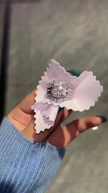 This ring has no business looking this good #rings #engagementring #travelring #jewelry #giftguide 