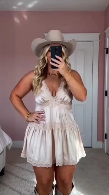 Pov: You found the perfect summer fit 🧚🏻‍♀️👗💝🎁 #summerdress #vacationdress #ootd #summervibes☀️ 