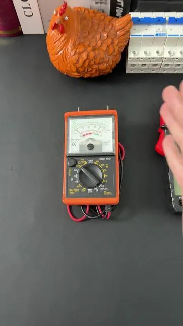 Una vez que aparece la lectura, el problema está claro#videowave #HomeElectricalTest #smartmultimeter #multimerica #fathersdaygift 