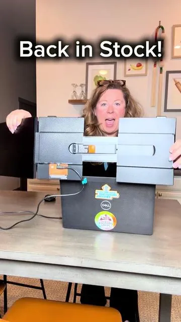 This laptop monitor extender makes working from anywhere more efficient and productive. I can’t work on just one screen anymore and now I don’t have to. Grab it while it’s in stock. #laptopmonitorextender #monitorextender #hanginglaptopmonitor #portablemonitor #tiktokshopcreatorpicks 