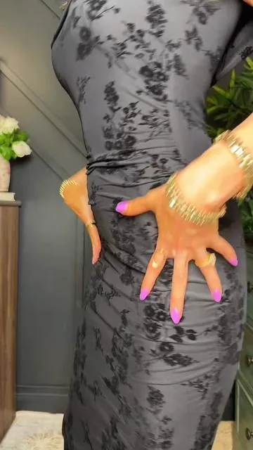 such a flattering fit on this dress I’m 5’10” wearing a size small- if you’re shorter it will fit you more like a maxi  #womensdress #blackdresses #weddingguestdress #ad #DealsForYouDays  @ZESICA-USA  