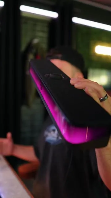 Even if your monitor has built in speakers, it’ll sound like trash @REDRAGON #redragon #pc #soundbar #gaming #pcbuild 