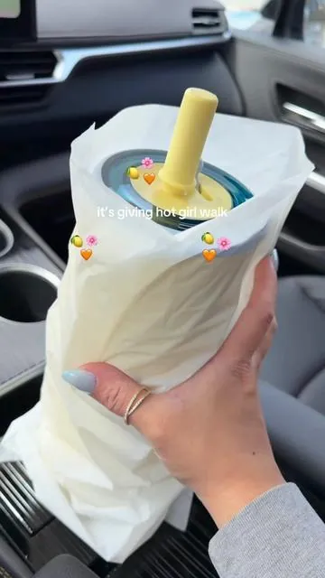 Replying to @Shiane Paige|sahm💅🏼 leakproof, germ-free, and sooo many cute colors!🌸🍋🧡  #summerwins #dealsforyoudays #tumbler #tumblersoftiktok #tumblers 