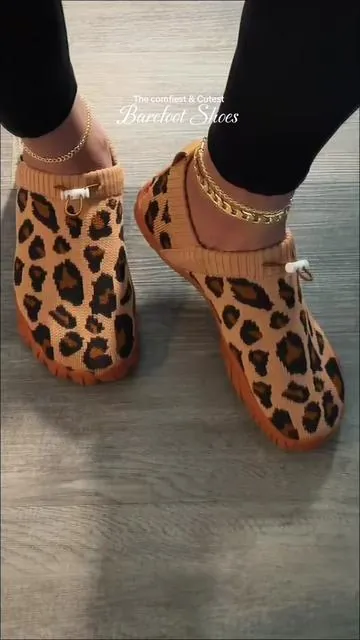 Comfortable doesn’t have to be boring. These barefoot-style leopard slip-ons are lightweight, flexible, and so easy to wear. 🤎  #barefootshoes #leopardprint #widetoebox #walkingshoes #dealsforyoudays 