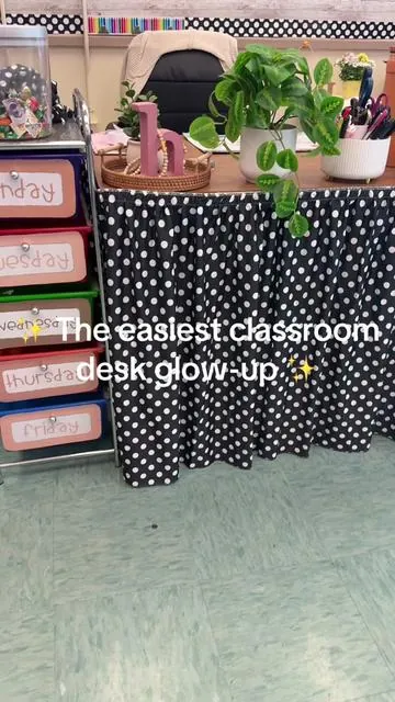 Teacher classroom makeover ✨ This desk skirt instantly upgrades your teacher desk or kidney table ✨ #ClassroomDecor #ClassroomMakeover #TeacherMustHaves #teacherdesk @GaihQEUFHome 