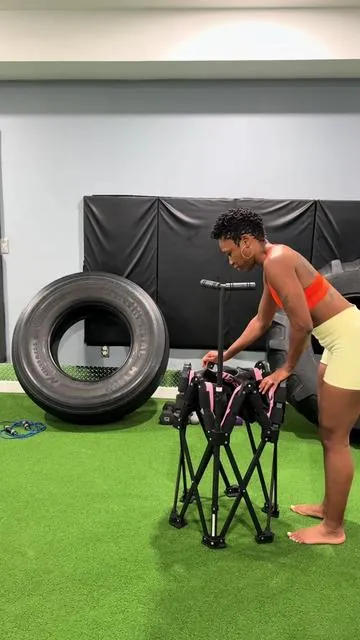 Start your fitness journey today with this foldable mini trampoline. #trampolinechallenge #minitrampoline #trampolinefitness #trampolineworkout #athomeworkout 