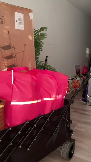 ✨ one of the smartest things i got for this short distance move💗 it holds up to 440 lbs!! fits so much and makes multiple trips way easier 📦✨ #wagoncart #movingday #wagon #tiktokshopcreatorpicks #movingvlog 
