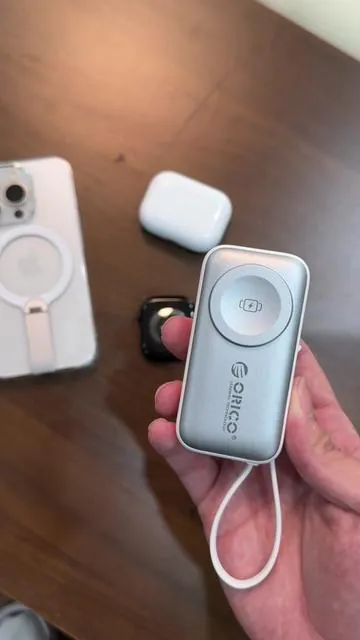 🙈A 3-in-1 stand power bank that covers all your charging needs on the go—what more could you ask for? #powerbank #phonestand #fastcharging #techtoktips #DealsForYouDays