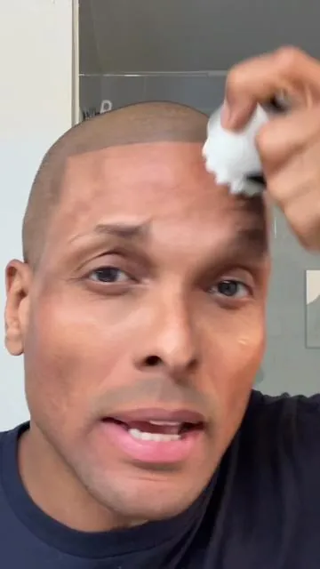 Professional models use this for glowyskincareroutine #skincareproducts #glowyskincareroutine #facialbrush #harryspartner #exfoliation Thank you @Harry's 