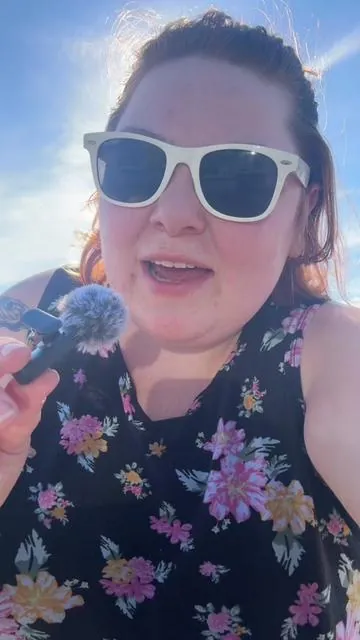 If you make any sort of videos where you talk, this is a must! #forthegirls #girlssupportinggirls #comtentcreator #microphone #tiktokmademebuyit 