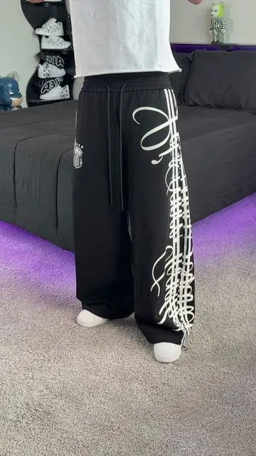 👆🏽Grab a pair before they sell out👆🏽 #recentpickups #musthaves #sweatpants #trending #viraltiktok 