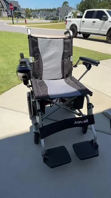 Great chair very easy to transport gets 15 miles in one charge! Perfect for daily use around the house or a day at the park!#fyp #dealsforyoudays #fathersday #wheelchair #handycap 