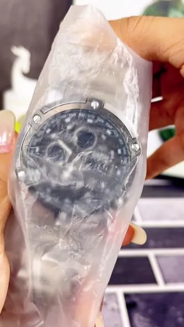 Durable, timeless, versatile and decent-a reliable good watch that you can wear for many years. #luxurywatch #viral #watch #tiktokshop #oferta 