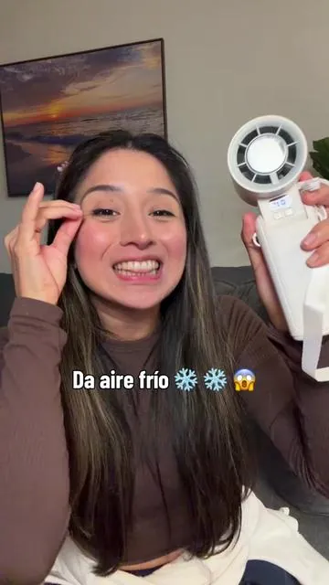 Mini ventilador portátil con aire frío #miniventiladorportatil #latinosenusa 