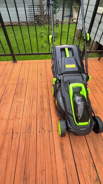 Back with the best battery powered lawnmower on TikTok 🤩🙌🏡 #fathersdaygift #tools #DIY #homeimprovement #lawncare