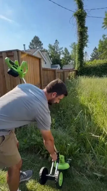 Nothing ruins beautiful backyard like long.messy grass right against the fence.Cleared the entire perimeter without breaking a sweat #momsoftiktok #lawncare #ai 