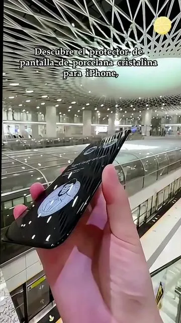 ¡Ya no hace falta ir a tiendas físicas! Puedes instalar el protector de pantalla OneFish en casa fácilmente, gracias a su aplicador antipolvo.#unitedstates #onefish #screenprotector #foryoupage #tiktokmademebuyit 