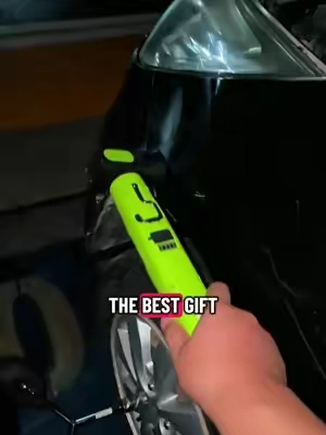 The Father's Day gift he'll actually use. Grab it on the mid-year sale! 🎁🚙 #FathersDay #DealsforYouDays #fathersdaygift #worklight #magneticlight