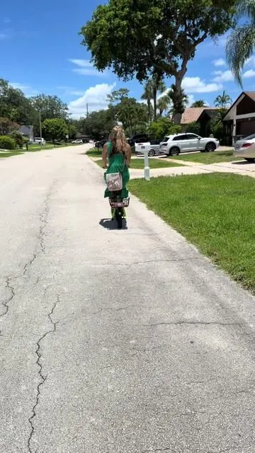Loooove this scooter. We use a scooter all the time and I finally have my own! #scooter #electricscooter #dealsforyoudays @Cyber Wheels 